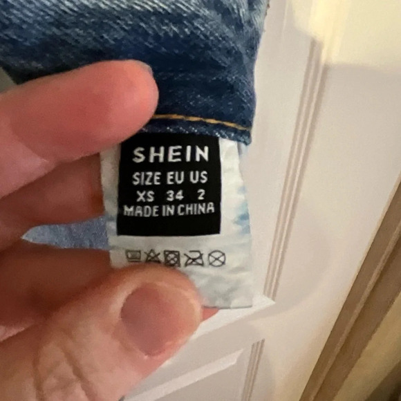 SHEIN jeans with factory holes and distressing, size XS. - Picture 4 of 5